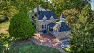 Magnolia Manor main building aerial